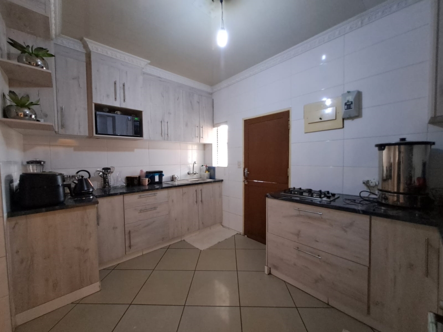 3 Bedroom Property for Sale in Rustenburg North North West